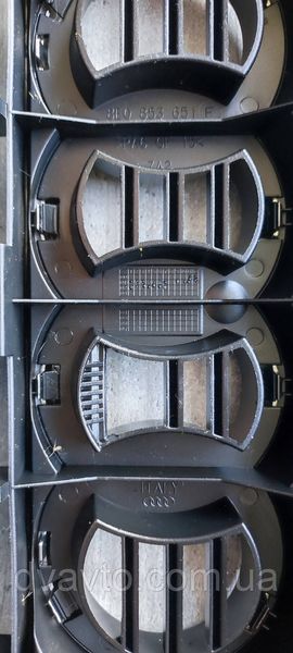 Решітка радіатора Audi A4 8E0853651F 8E0853651F фото